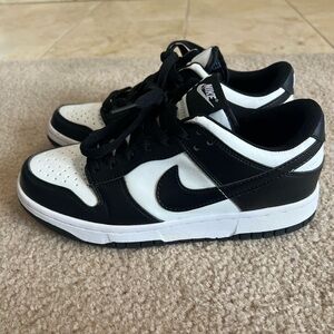 Women’s Nike Panda Dunks size 7